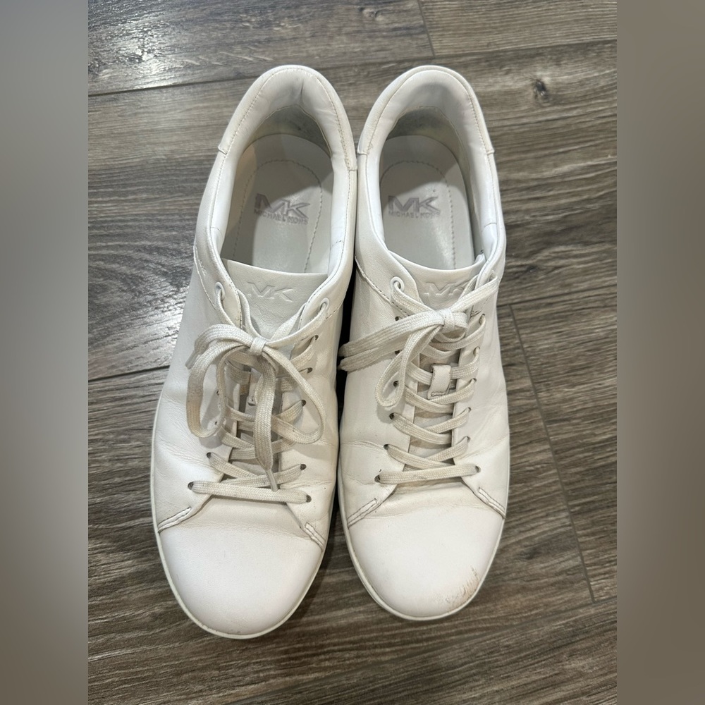 Man’s shoes leather 10.5